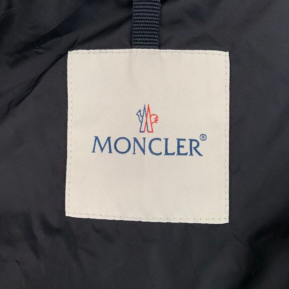 Moncler Metallic Silver Goose Down Puffer Jacket With Hood & Zipper Closure - Picture 8 of 8